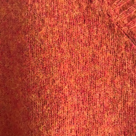 Lands’ End Orange & Rust V-neck Wool Blend sweater - Picture 4 of 5